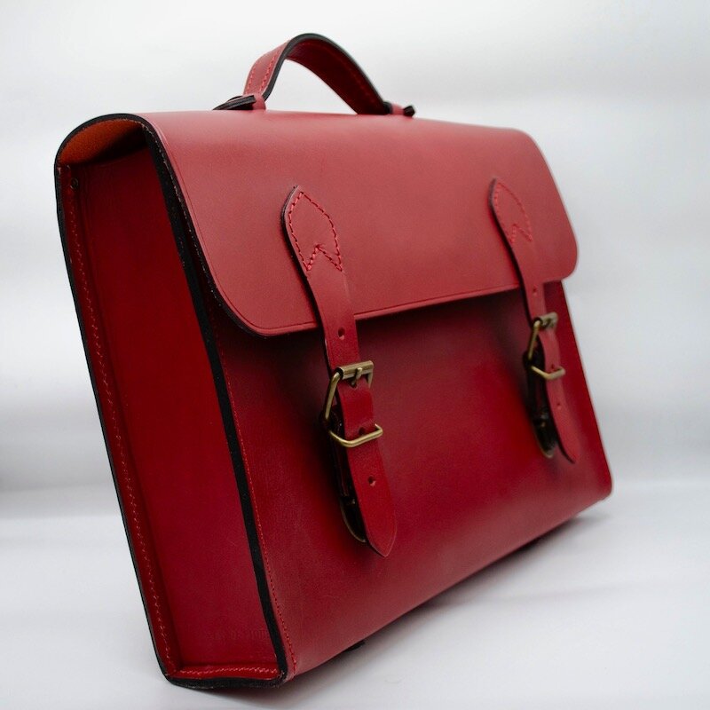 Cartable Homme Cuir – Élégant & Professionnel Cartable Homme Cuir – Élégant & Professionnel