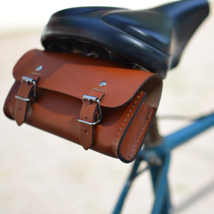 Maurice, la trousse de selle  x Tour de France